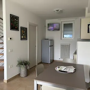 https://un-balcone-sul-garda.it-lombardy.com
